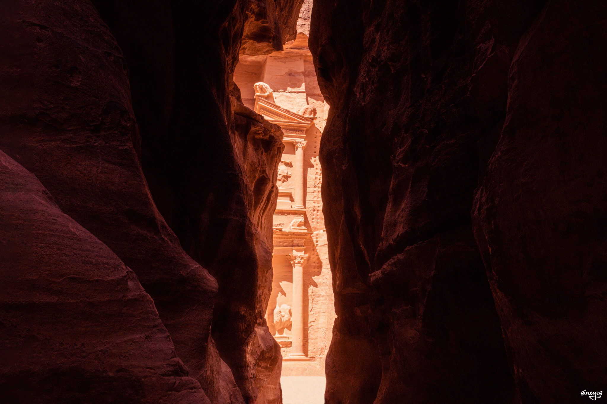 Entering Petra by sineyes